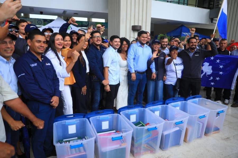 Vamos presenta firmas para iniciar su formación como partido político