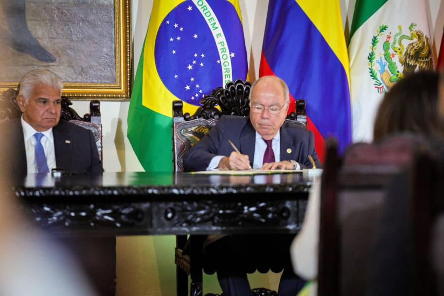 Panamá recibe donación de actas originales del Congreso Anfictiónico de 1826