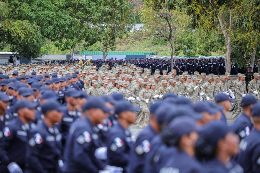 Se juramentan 1,386 nuevos agentes que reforzarán la seguridad en el país