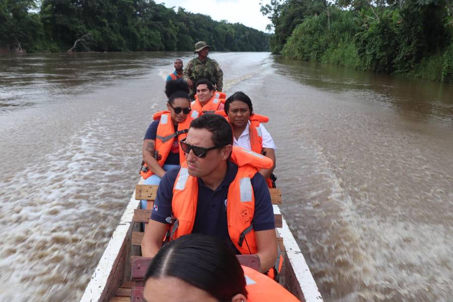 Embajador del Reino Unido interesado protección ambiental y seguridad en Darién