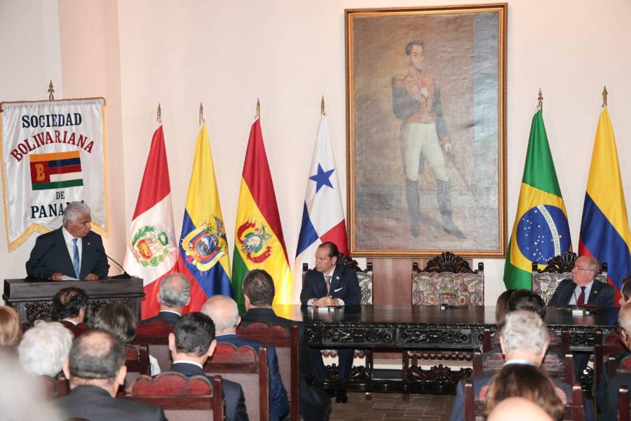 Panamá recibe donación de actas originales del Congreso Anfictiónico de 1826