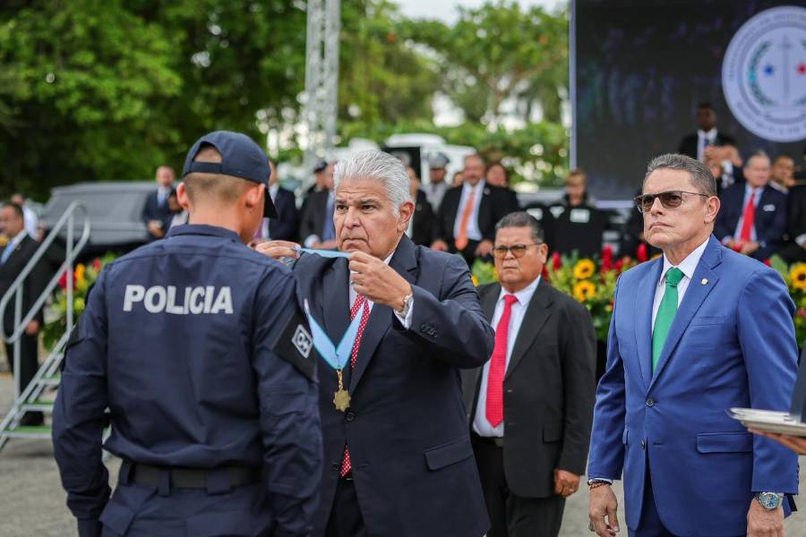 Se juramentan 1,386 nuevos agentes que reforzarán la seguridad en el país