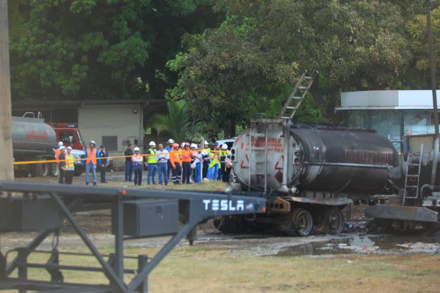 INSPECCIÓN DEL ÁREA DEL SINIESTRO, LA MAÑANA DEL 7 DE ABRIL.