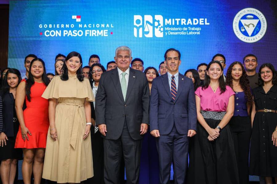 Oportunidades de empleo para jóvenes panameños con nueva Ley de Pasantías