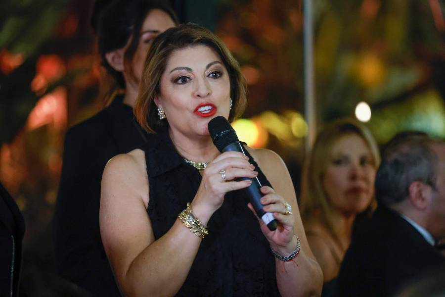 Una réplica de la primera vasija de cacao, de Ecuador, se exhibe en Madrid durante ARCO