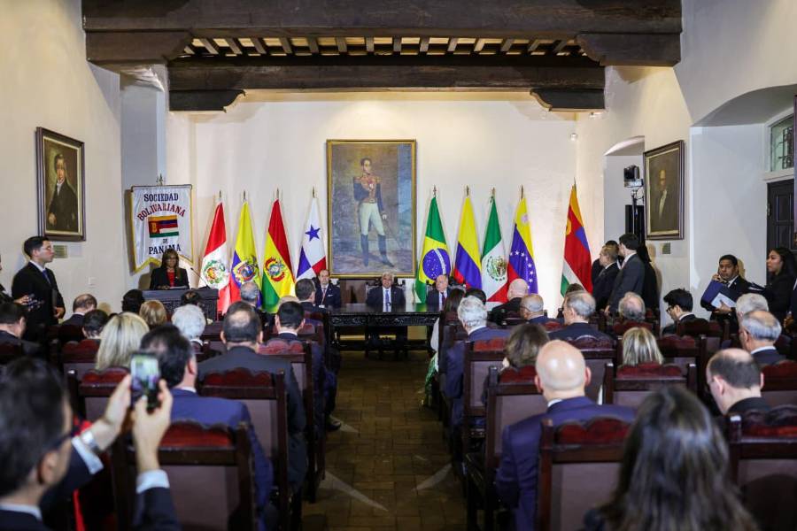 Panamá recibe donación de actas originales del Congreso Anfictiónico de 1826