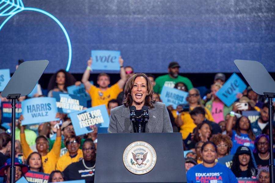 La vicepresidenta de Estados Unidos y candidata demócrata a la Casa Blanca, Kamala Harris, cumple 60 años este domingo 20 de octubre y lo hace en plena campaña electoral.