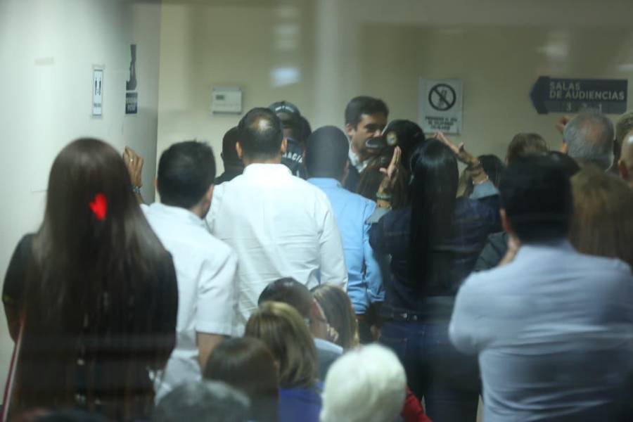 Imputan cargos a Gaby Carrizo y le decretan arresto domiciliario