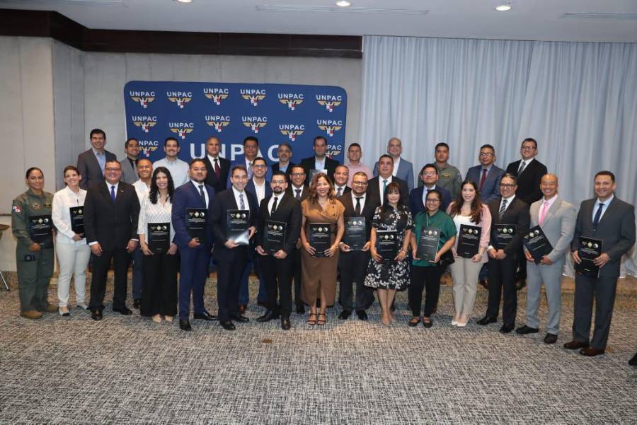 50 pilotos reciben certificación en Docencia Superior para Aeronáutica