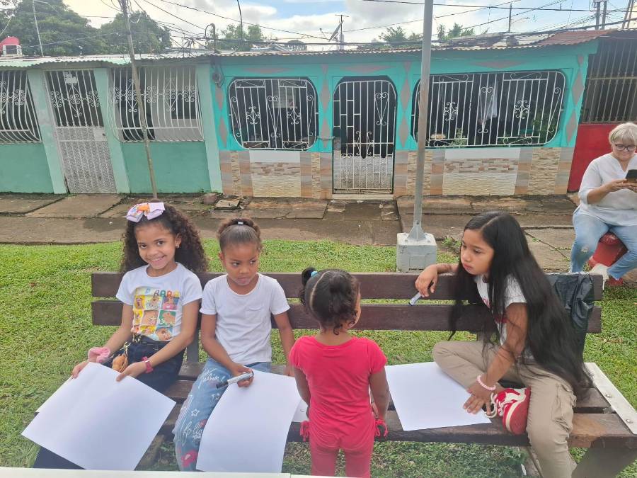 Taller con pequeños artistas de Juan Díaz