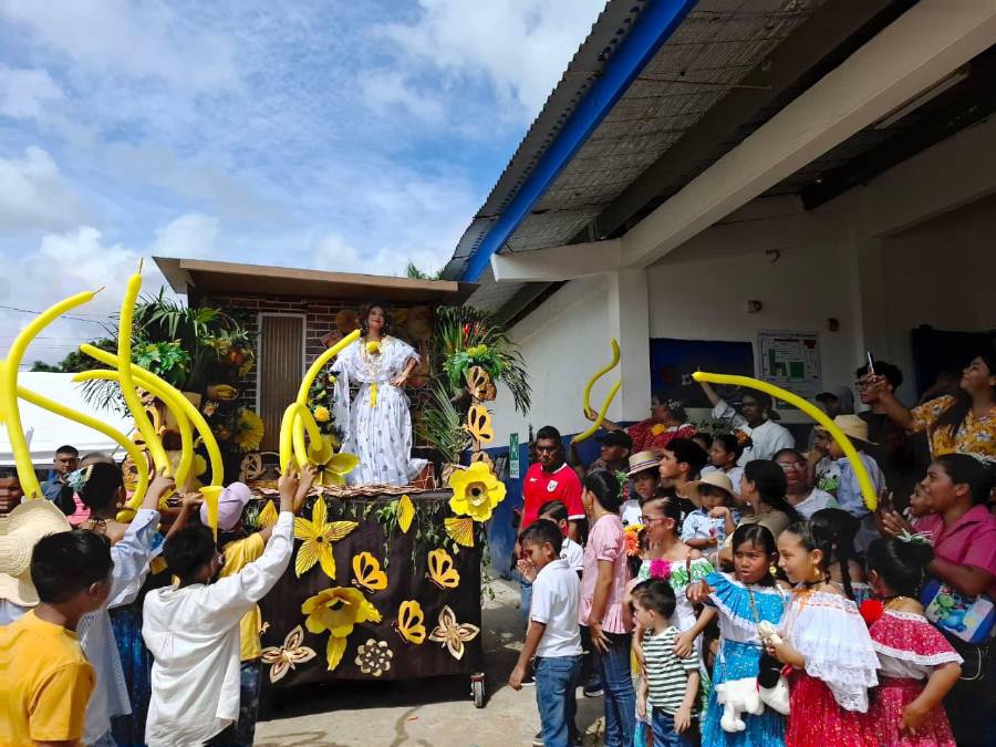 Reina de la Semana del Campesino a la usanza herrerana