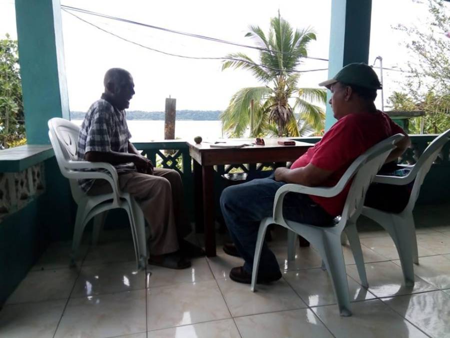 EN BASTIMENTOS, CONVERSANDO CON EL HABITANTE DE MÁS EDAD SOBRE LA DESAPARICIÓN DEL TC-48.