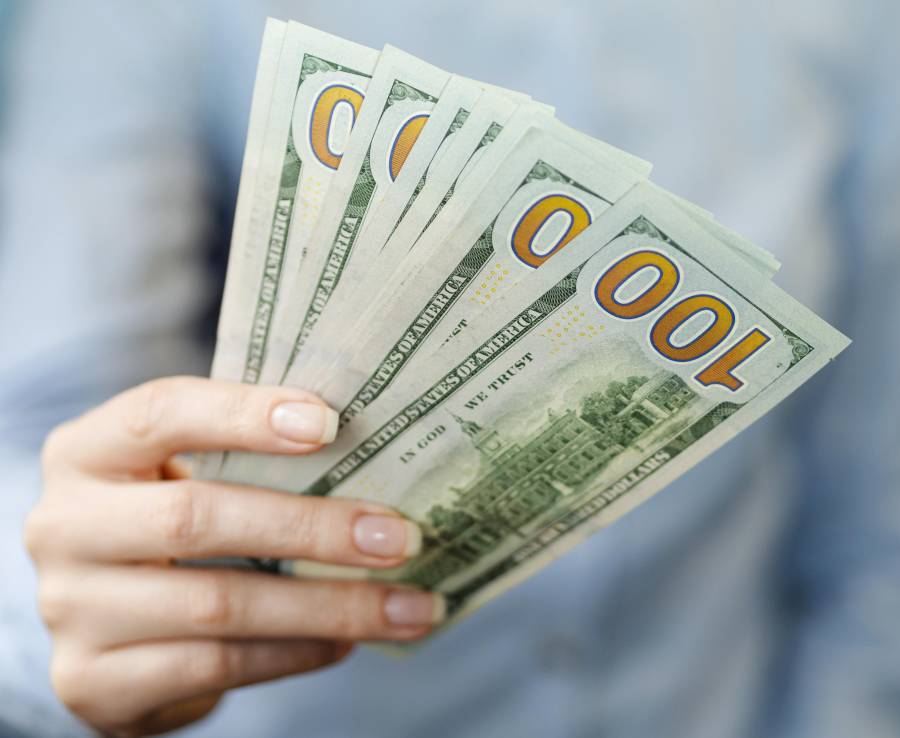Jubilados y pensionados: Este es el bono que le corresponde este año