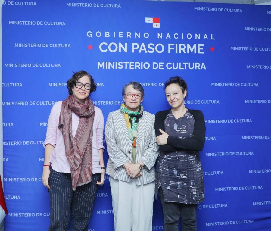 Escritores latinoamericanos debaten sobre identidad y desigualdad en Panamá