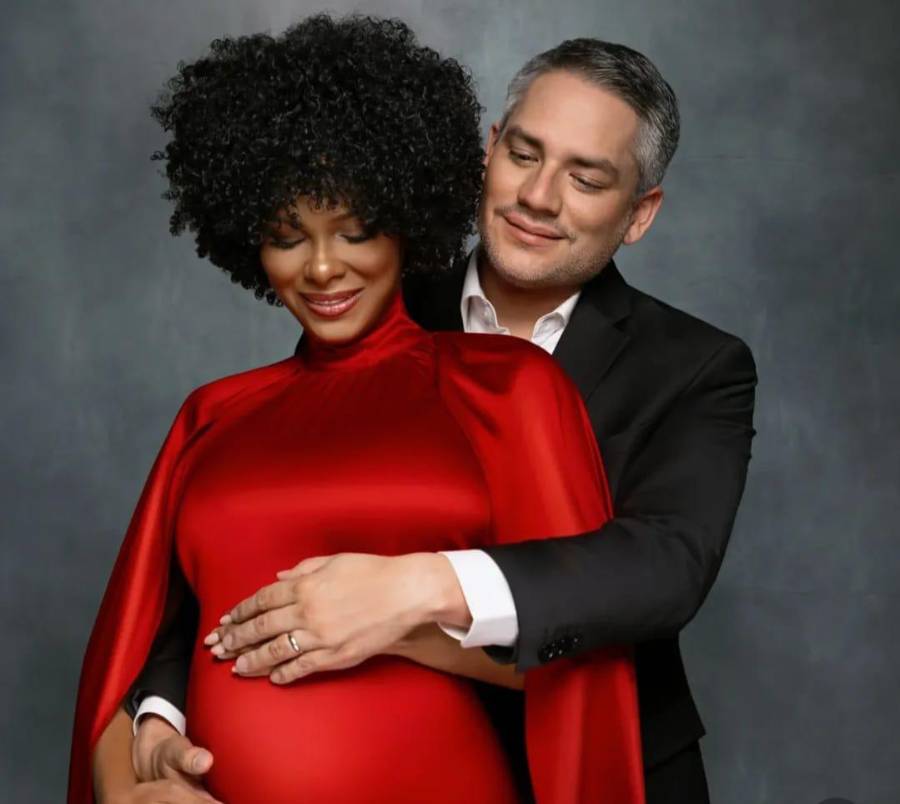 Diputada anuncia que espera su primer hijo