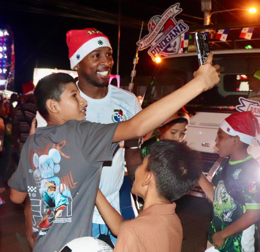 Darienitas disfrutaron el desfile ‘Navidad Mundialista’ junto a glorias del fútbol [VIDEO]