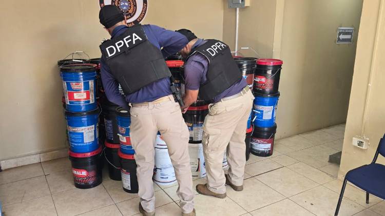 Querían meter 105 tanques de aceite chimbo y los pillaron