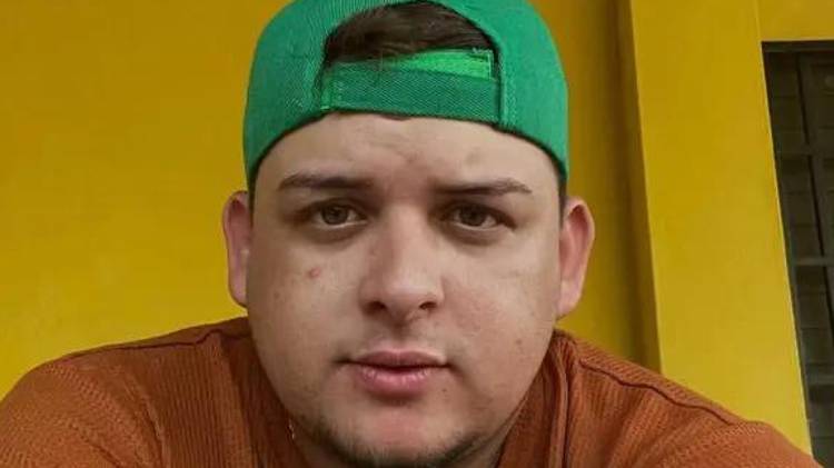 Los familiares de Esteban de León oran para que aparezca sano y salvo