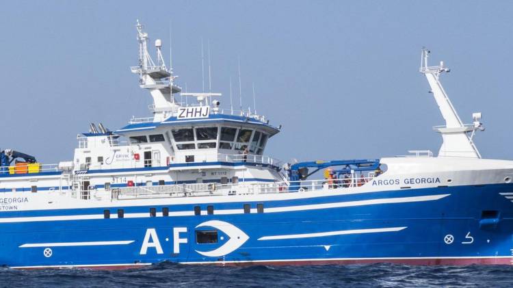 Vista del pesquero Argos Georgia, en el que iban 27 personas a bordo, entre ellos tripulantes gallegos, que se ha hundido de madrugada en las Islas Malvinas. La Autoridad Marítima de las Islas Malvinas recibió información ayer lunes por la tarde de que el barco pesquero solicitó asistencia a unas 200 millas al este de Stanley. EFE/Comisión para la Conservación de los Recursos Vivos Marinos Antárticos (CCAMLR) -SOLO USO EDITORIAL/SOLO DISPONIBLE PARA ILUSTRAR LA NOTICIA QUE ACOMPAÑA (CRÉDITO OBLIGATORIO)-