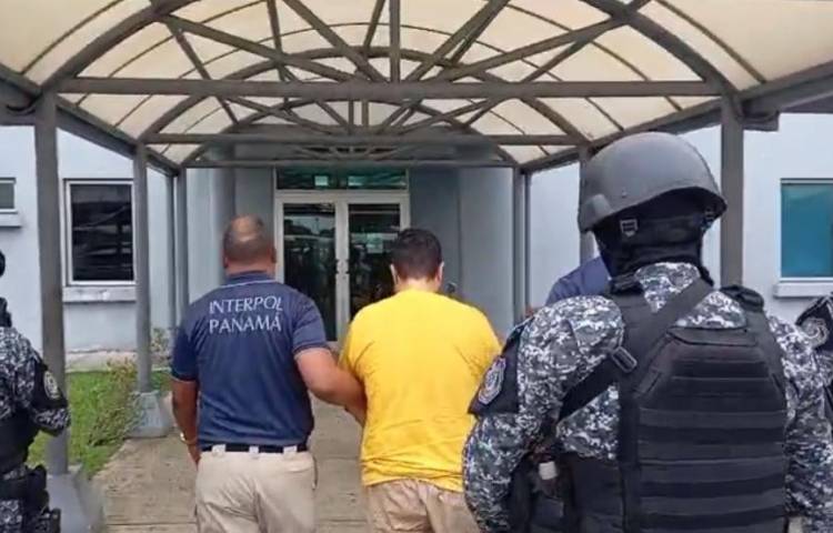 Panamá extradita a costarricense requerido por lavado de dinero y fraude