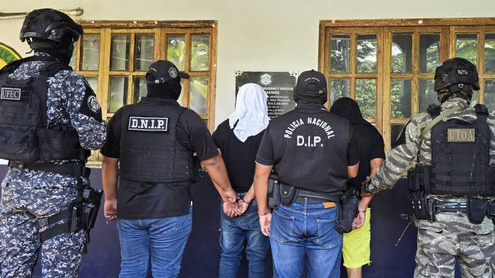 Los sospechosos fueron capturaddos en la comunidad Escucha durante allanamientos