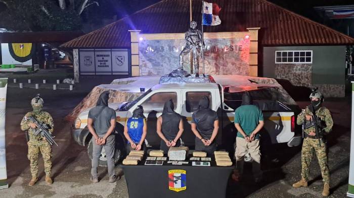 En el auto oficial iban cinco personas, uno de ellos funcionario.