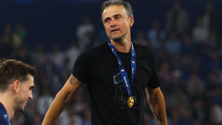 Luis Enrique emocionado después de ganar la final-