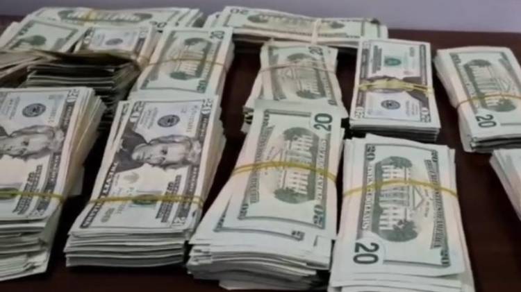 El dinero confiscado y el detenido quedaron a órdenes de las autoridades judiciales
