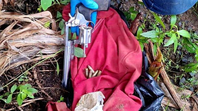 Los armas y drogas decomisadas quedaron a órdenes de las autoridades competentes