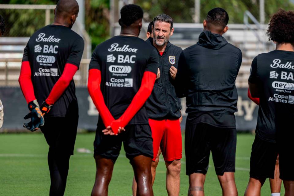 Panamá se presenta en la Copa América con un jugador menos