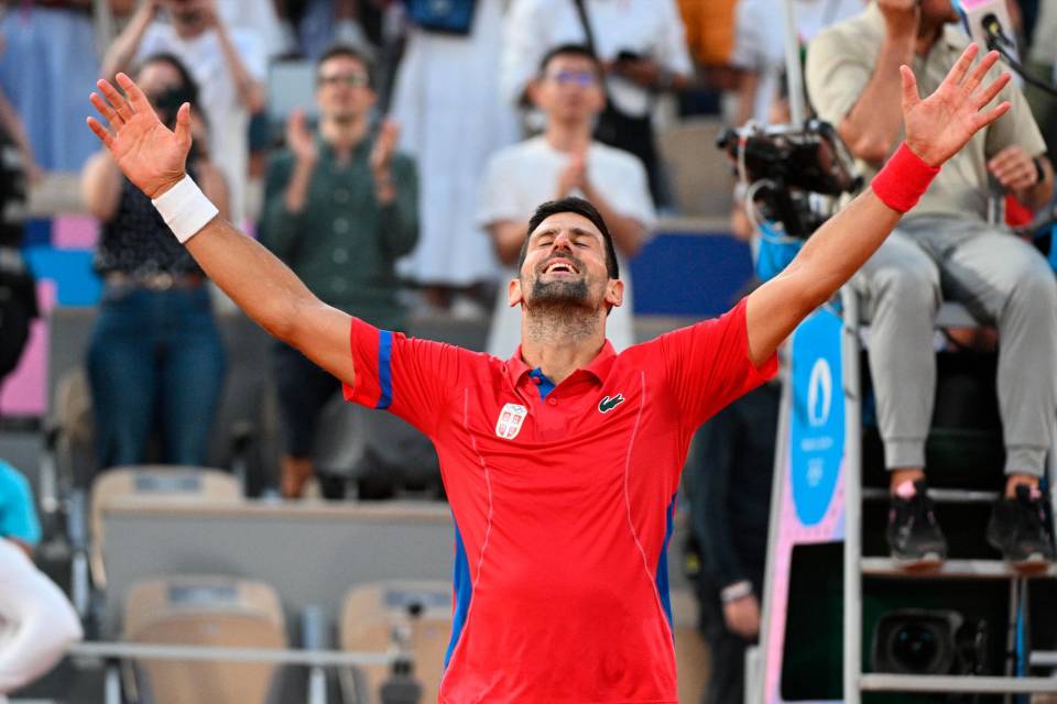 Novak Djokovic emocionado tras el oro.