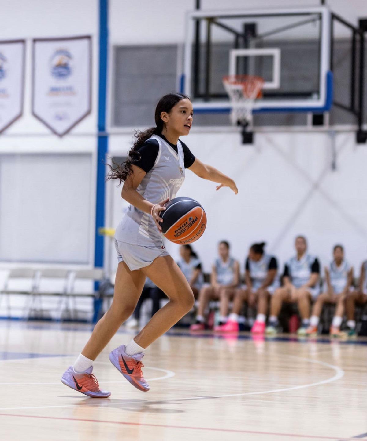 Arianne Torres: Talento panameño de baloncesto se incorpora a programa deportivo en Miami